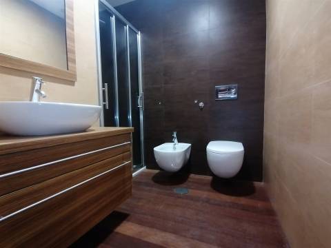 Moradia T4 a 4 min de Sto Ovídeo