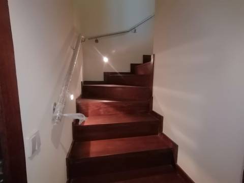 Moradia T4 a 4 min de Sto Ovídeo