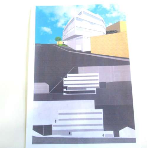 Terreno para construção em altura rua principal de Canelas.