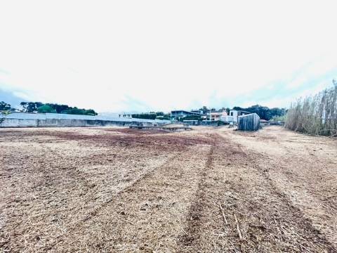 Terreno junto à Praia