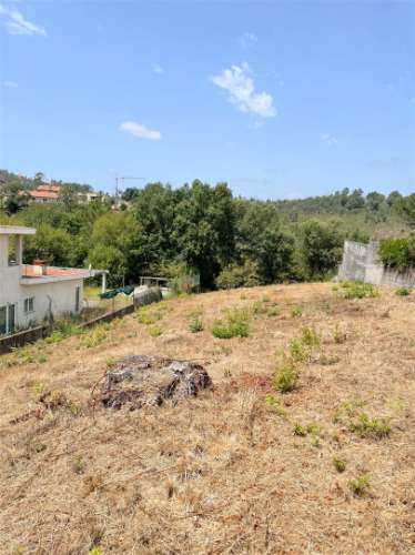 Terreno para Construção com Projeto Aprovado, localizado a beira da N222 em Lever!