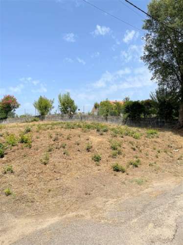 Terreno para Construção com Projeto Aprovado, localizado a beira da N222 em Lever!