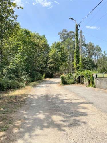 Terreno para Construção com Projeto Aprovado, localizado a beira da N222 em Lever!