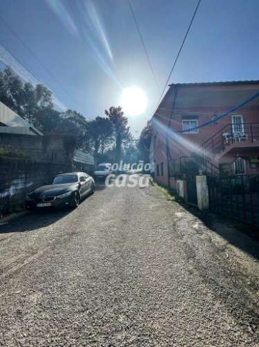 Terreno misto com 1470m2, localizado em Vilar do Paraíso!