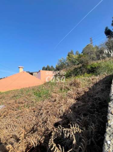 Terreno misto com 1470m2, localizado em Vilar do Paraíso!