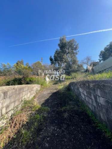 Terreno misto com 1470m2, localizado em Vilar do Paraíso!