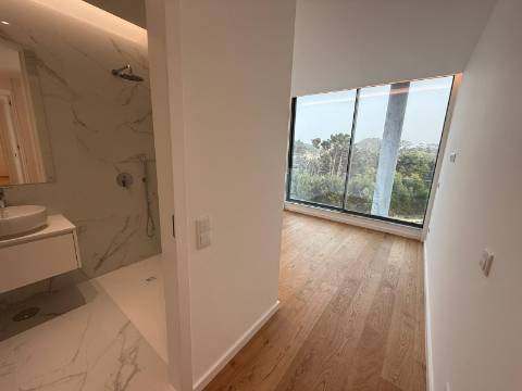 T4 NO LIVING SEA,  EMPREENDIMENTO FANTÁSTICO SOBRE O MAR e o RIO DOURO EM CANIDELO!