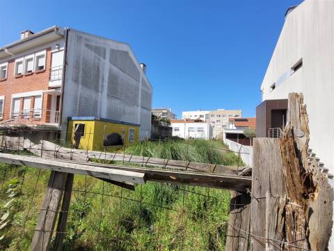 Terreno de 283m2 em São Mamede de Infesta, Matosinhos, Porto!