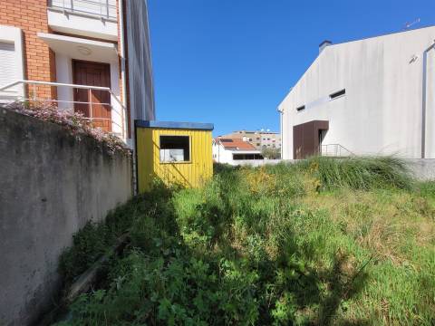 Terreno de 283m2 em São Mamede de Infesta, Matosinhos, Porto!