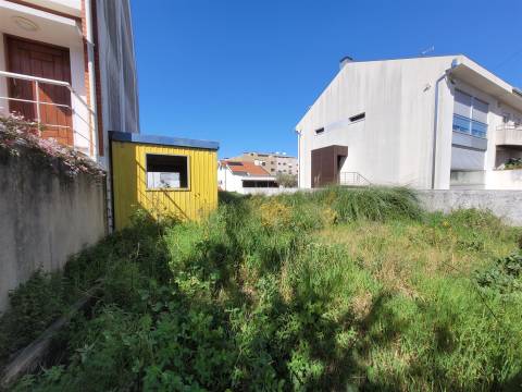 Terreno de 283m2 em São Mamede de Infesta, Matosinhos, Porto!