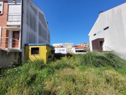 Terreno de 283m2 em São Mamede de Infesta, Matosinhos, Porto!