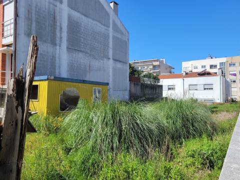 Terreno de 283m2 em São Mamede de Infesta, Matosinhos, Porto!