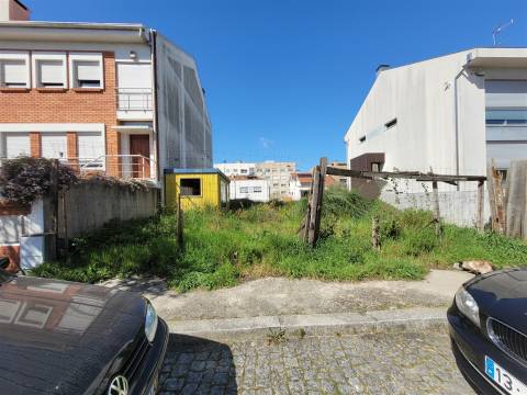 Terreno de 283m2 em São Mamede de Infesta, Matosinhos, Porto!