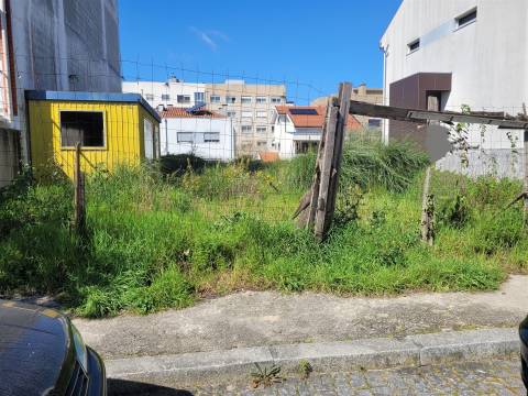 Terreno de 283m2 em São Mamede de Infesta, Matosinhos, Porto!