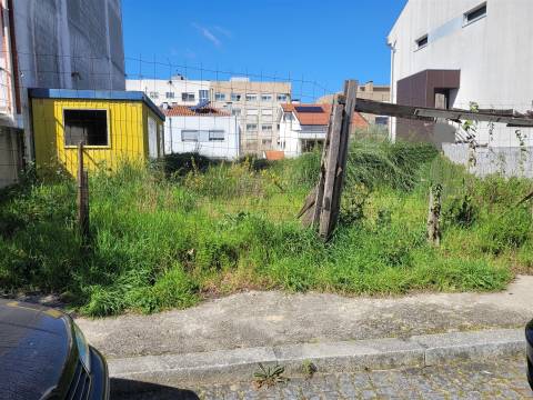 Terreno de 283m2 em São Mamede de Infesta, Matosinhos, Porto!