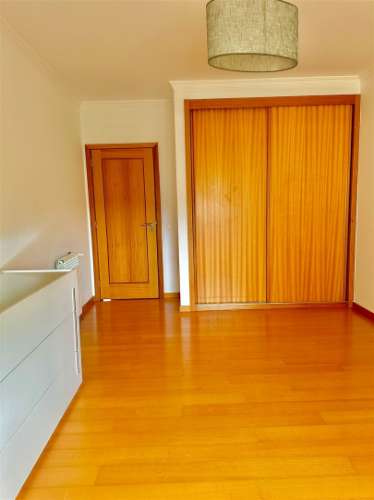 Apartamento T4 com garagem fechada, Canidelo!