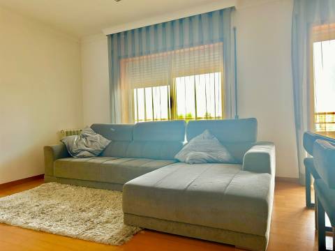 Apartamento T4 com garagem fechada, Canidelo!