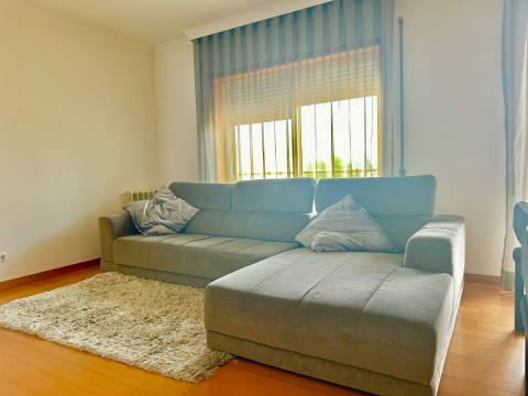 Apartamento T4 com garagem fechada, Canidelo!