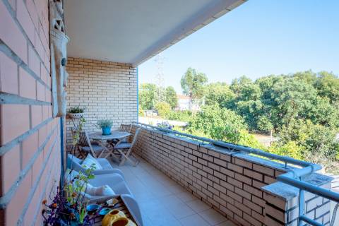 Apartamento T3 com ótimas áreas e garagem box com 27m2, localizado a 1300 metros de Santo Ovídio!