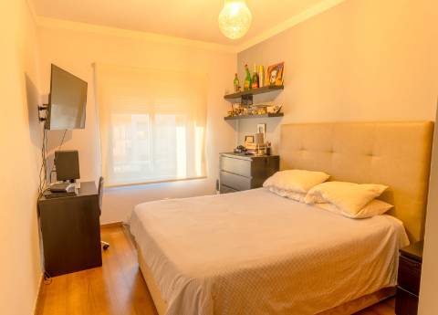 Apartamento T3 com ótimas áreas e garagem box com 27m2, localizado a 1300 metros de Santo Ovídio!