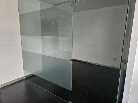 Loja  Arrendamento em Mafamude e Vilar do Paraíso,Vila Nova de Gaia