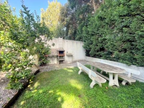 Apartamento T2 MOBILADO, em Vilar de Andorinho!