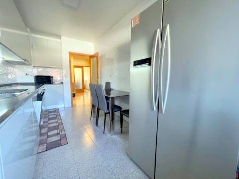 Apartamento T2 MOBILADO, em Vilar de Andorinho!