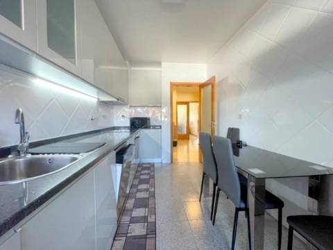 Apartamento T2 MOBILADO, em Vilar de Andorinho!