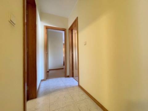 Apartamento T2 MOBILADO, em Vilar de Andorinho!