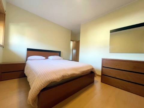Apartamento T2 MOBILADO, em Vilar de Andorinho!