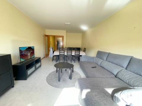 Apartamento T2 MOBILADO, em Vilar de Andorinho!