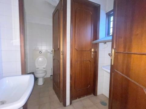 Prédio para Habitação e Comércio!