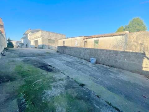 Prédio para Habitação e Comércio!