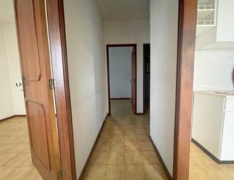 Prédio para Habitação e Comércio!