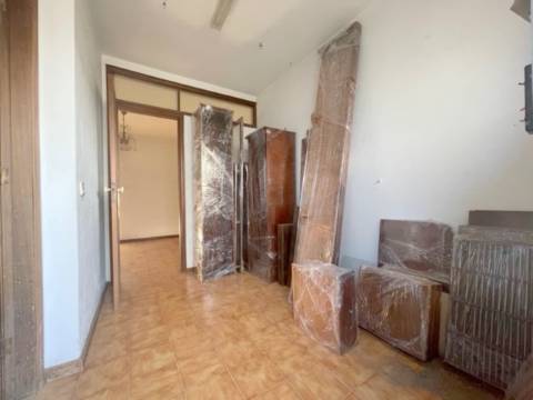 Prédio para Habitação e Comércio!