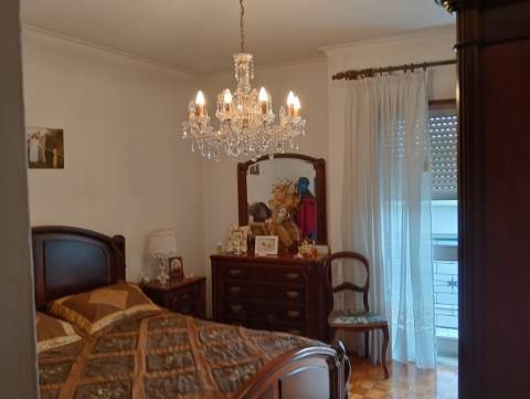 Prédio T4 em Campanhã, Porto!