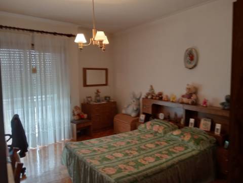 Prédio T4 em Campanhã, Porto!