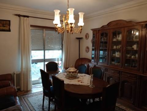 Prédio T4 em Campanhã, Porto!