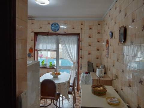 Prédio T4 em Campanhã, Porto!