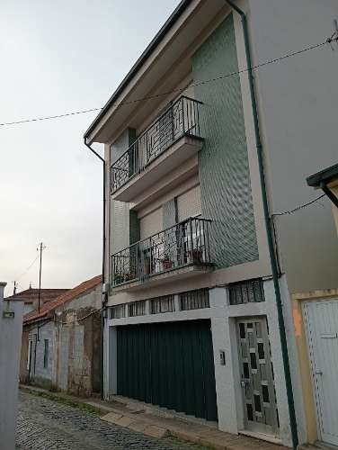 Prédio T4 em Campanhã, Porto!