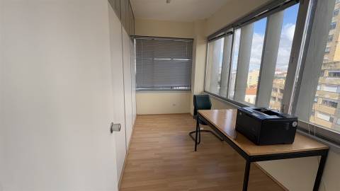 Escritório  Arrendamento em Mafamude e Vilar do Paraíso,Vila Nova de Gaia