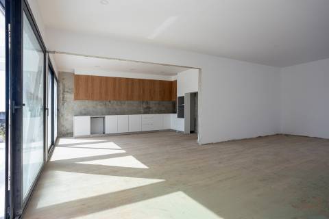 Moradia TÉRREA T3 com Piscina, localizada em Cortegaça!