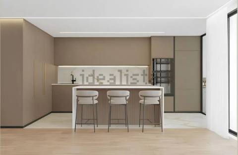 T1 a 900 metros da Praia de Canidelo com varanda, garagem box e arrumos!