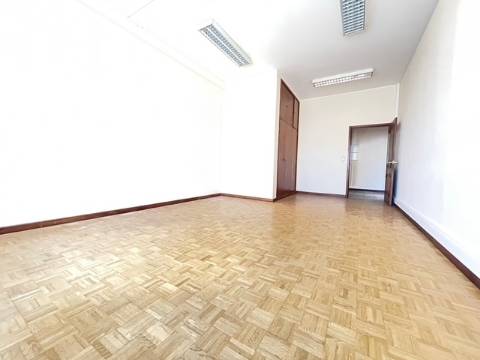 Salas de Escritório para Arrendamento, noas Carvalhos!