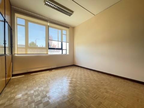 Salas de Escritório para Arrendamento, noas Carvalhos!