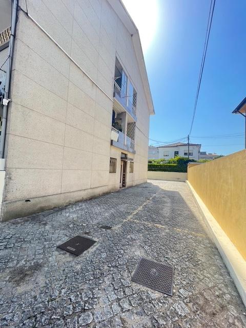 Apartamento T2 com  Lugar de Garagem, localizado a poucos metros da Avenida da Conduta, Gondomar!
