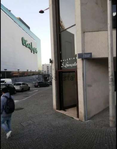 Loja ao lado do Corte Inglês em Gaia!