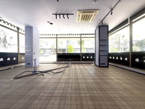 Loja no Edifício Aviz na Avenida da Boavista, Porto!