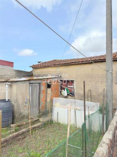 Moradia Térrea com Anexo e Poço – Excelente Localização em Vila Nova de Gaia!