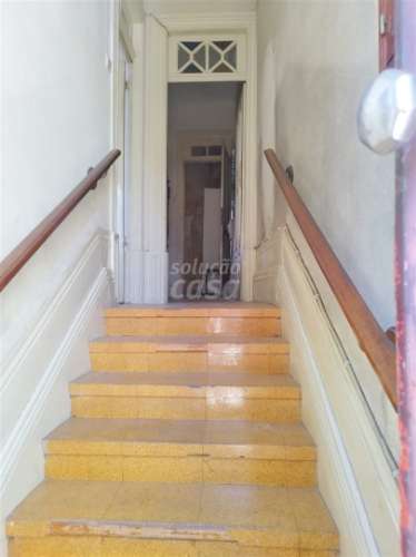 Prédio para Restaurar no Centro Histórico de Vila Nova de Gaia – Zona das Caves do Vinho do Porto!